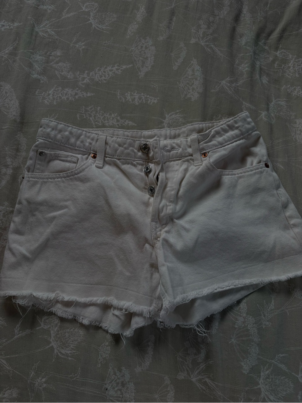 White Women's Frayed Hem Denim Shorts